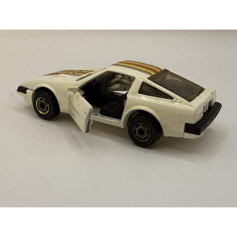 Hot Wheels 300ZX X2000 White 1984 w/ Red Case Diecast Malaysia
